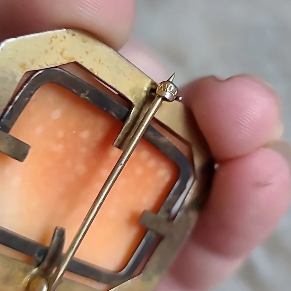 Large Antique Cameo Brooch - Picture 6 of 7